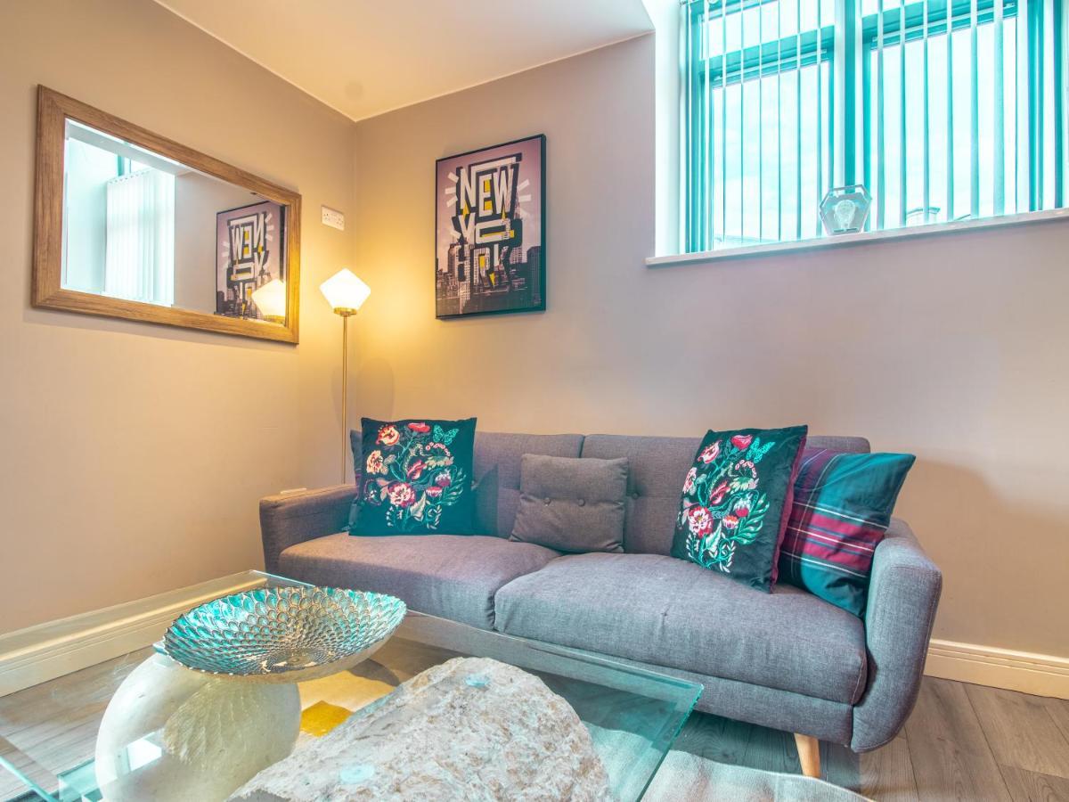 Kelham Apartments: Serviced With Free Parking Apartment