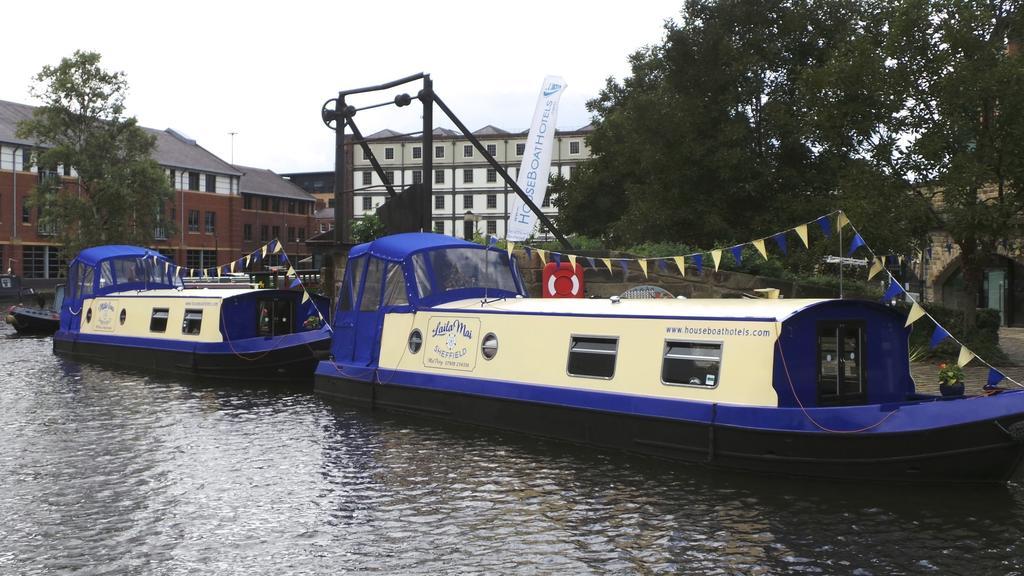 Houseboat 3*