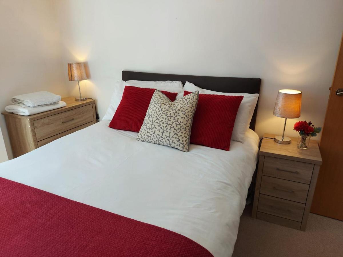 2 Bed, 2 Bath, Free Parking & Wifi Apartment