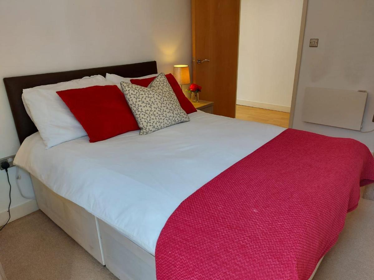 Apartment 2 Bed, 2 Bath, Free Parking & Wifi Sheffield