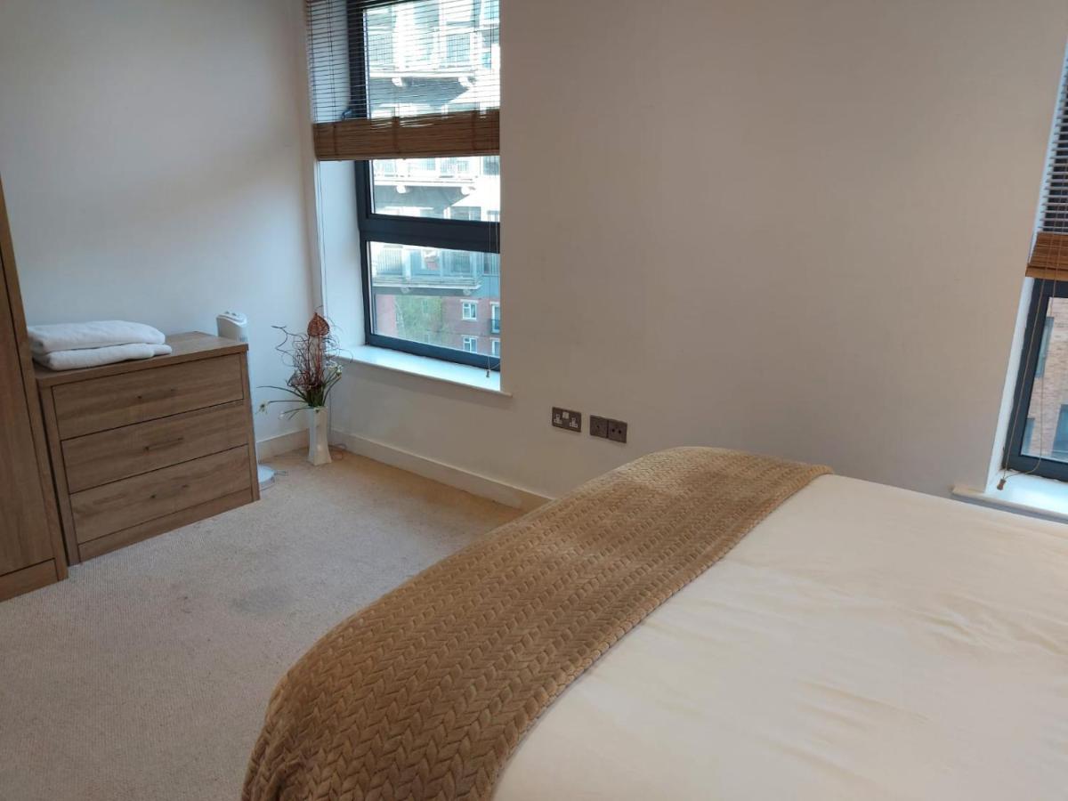 Apartment 2 Bed, 2 Bath, Free Parking & Wifi