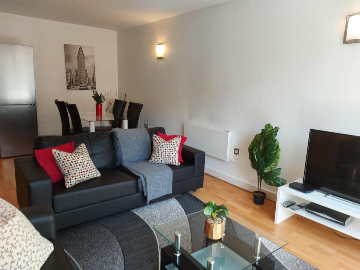 2 Bed, 2 Bath, Free Parking & Wifi Apartment *