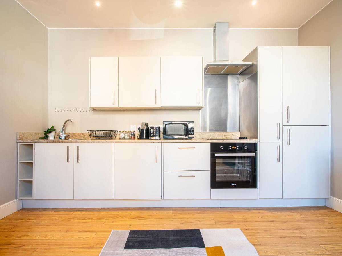 Kelham Apartments: Serviced With Free Parking Apartment *