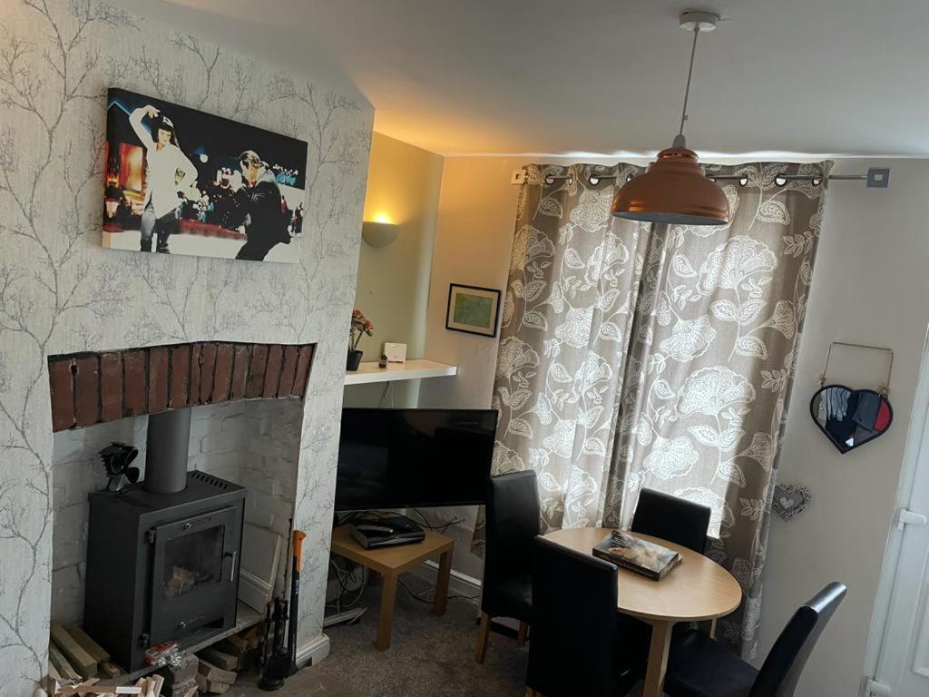 Cosy Edge Of Peak District -log Burner Uk Sheffield