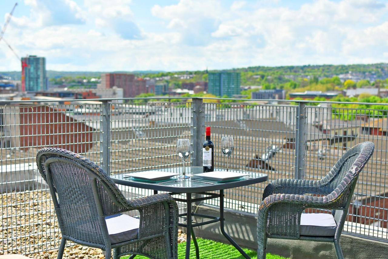 Penthouse With Rooftop Terrace & Free Parking Apartamento