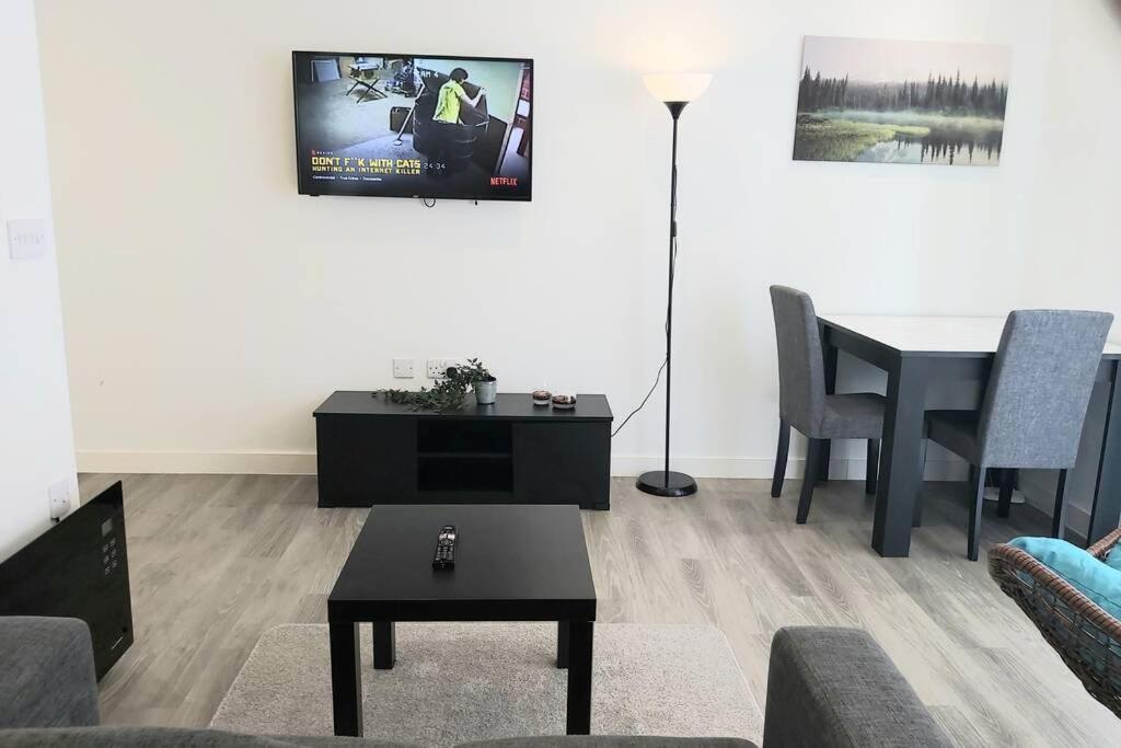 Apartment Ginger Serviced Apartment Sheffield City Centre - Netflix, Wifi, Digital Tv