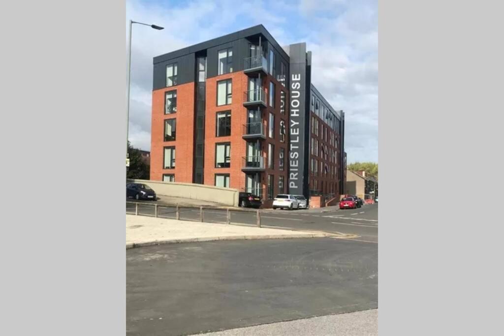 Apartment Ginger Serviced Apartment Sheffield City Centre - Netflix, Wifi, Digital Tv Sheffield