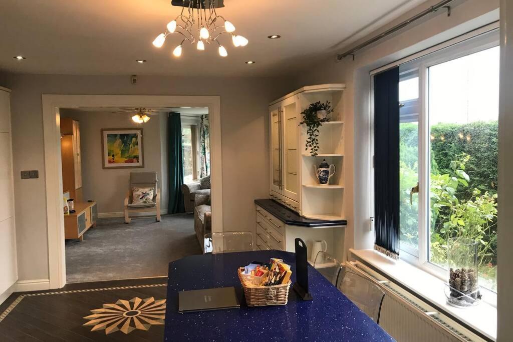 Spacious Luxury 2 Bed Flat With Sauna And Triple Garage Apartment