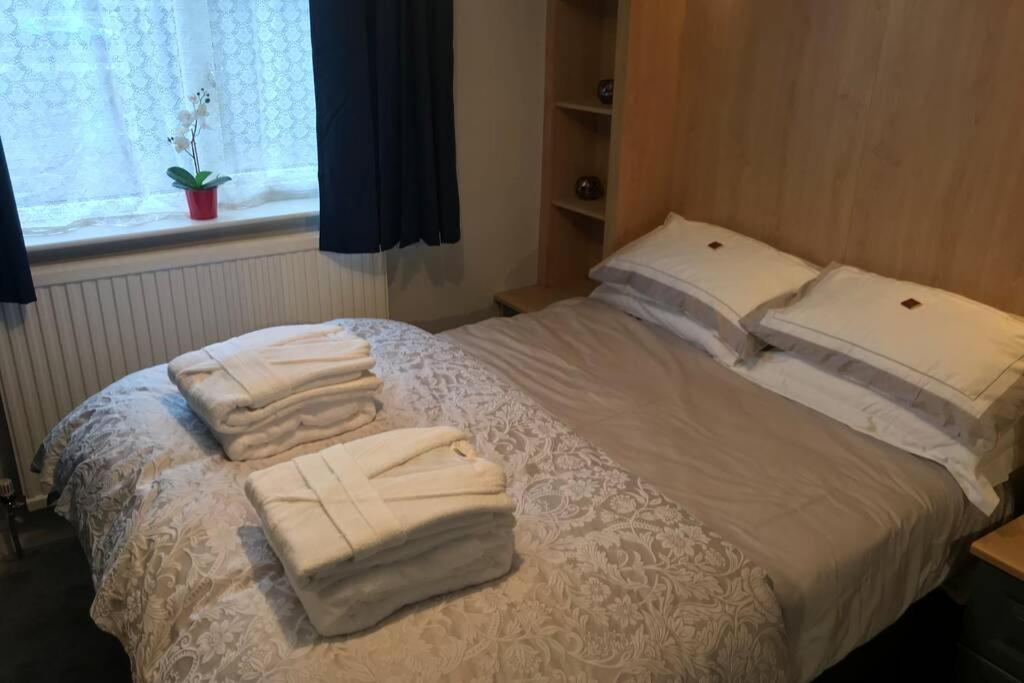 Spacious Luxury 2 Bed Flat With Sauna And Triple Garage * Sheffield