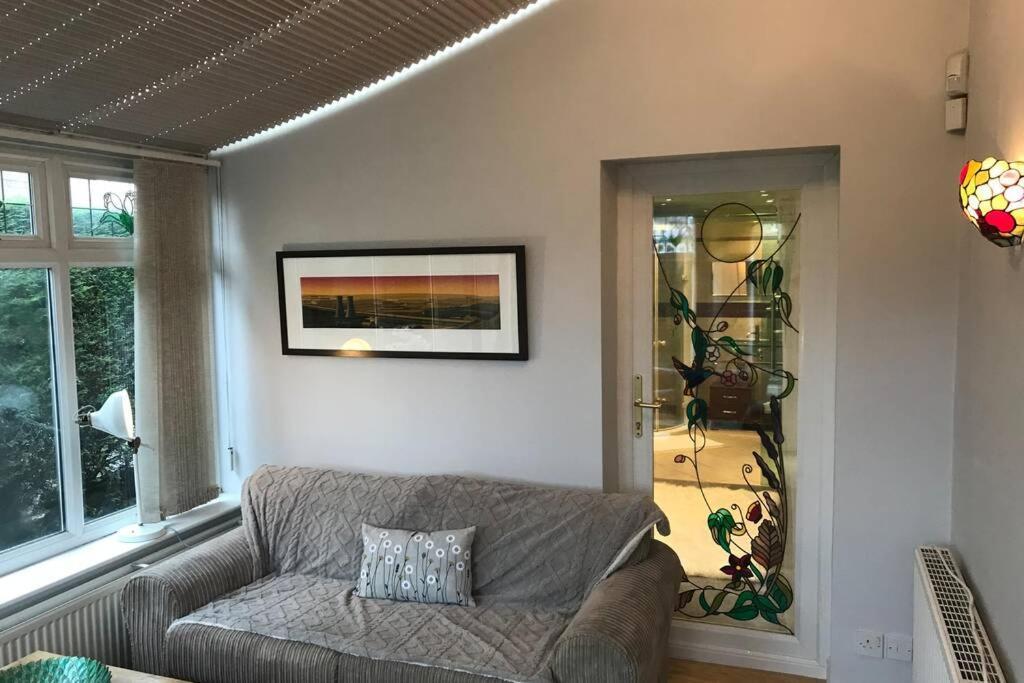 Apartment Spacious Luxury 2 Bed Flat With Sauna And Triple Garage *