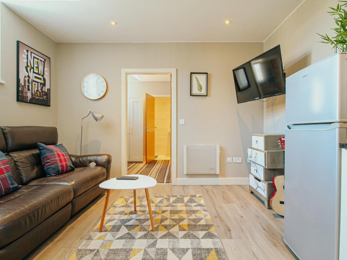 Kelham Apartments: Serviced With Free Parking Apartment