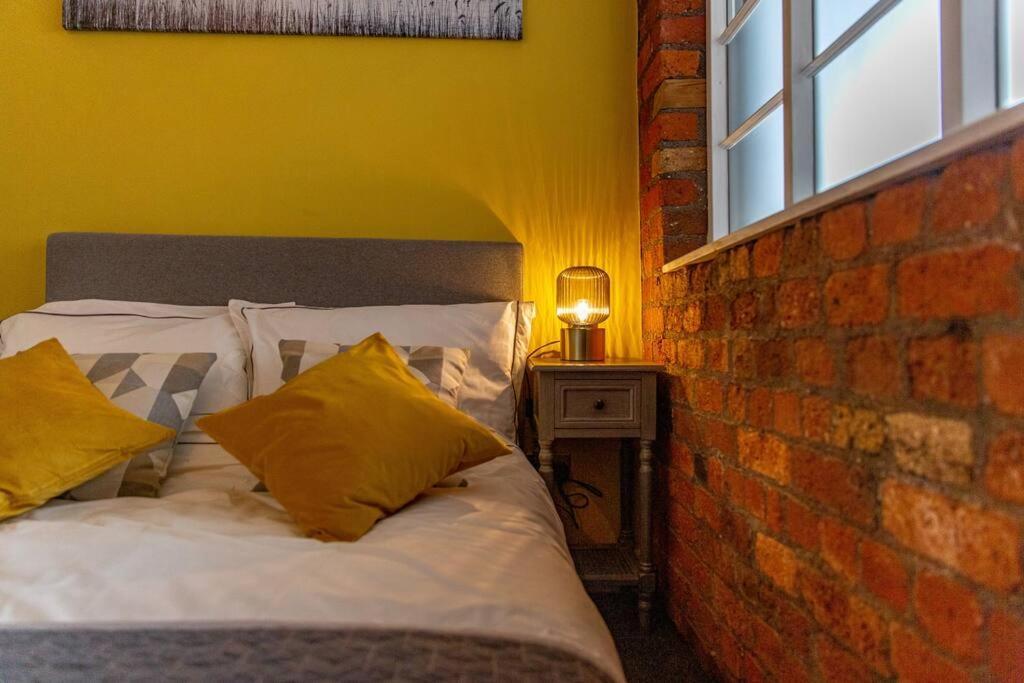 Apartment Lovely 1 Bed Sleeps 4 *