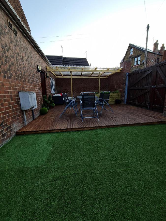 8 Bed 9 Bath Ensuite House With Hot Tub And Free Parking * Sheffield