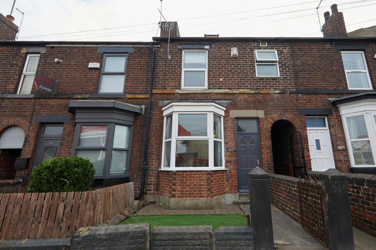 Your - Spacious 5 Bedroom House