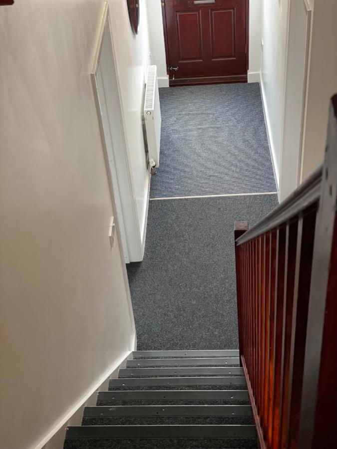 8 Bed 9 Bath Ensuite House With Hot Tub And Free Parking Sheffield