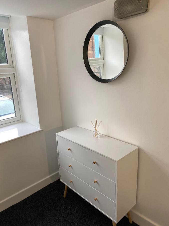 Holiday home 8 Bed 9 Bath Ensuite House With Hot Tub And Free Parking Sheffield