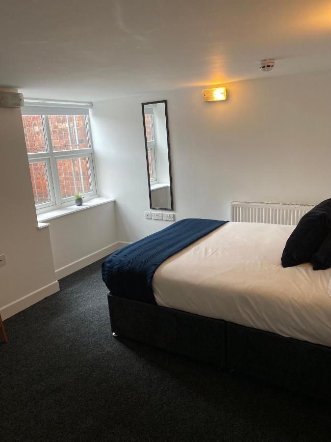 Holiday home 8 Bed 9 Bath Ensuite House With Hot Tub And Free Parking Sheffield