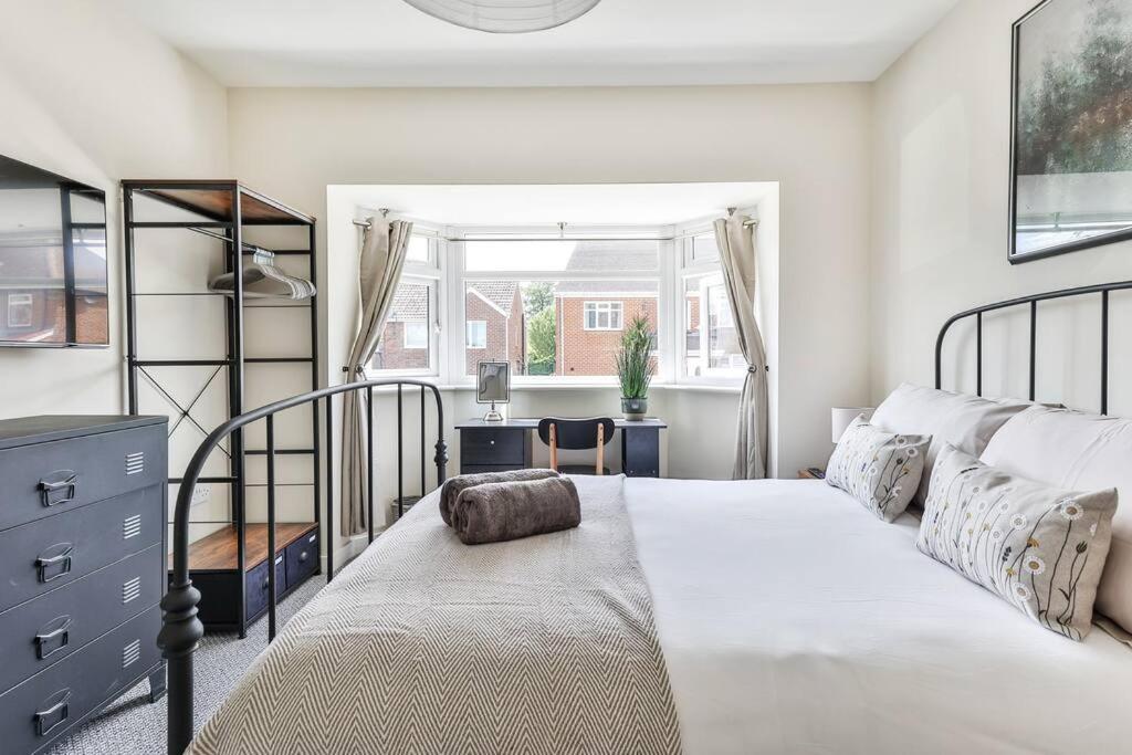Elegant Retreat Nook At Peak District Gateway Holiday home Sheffield