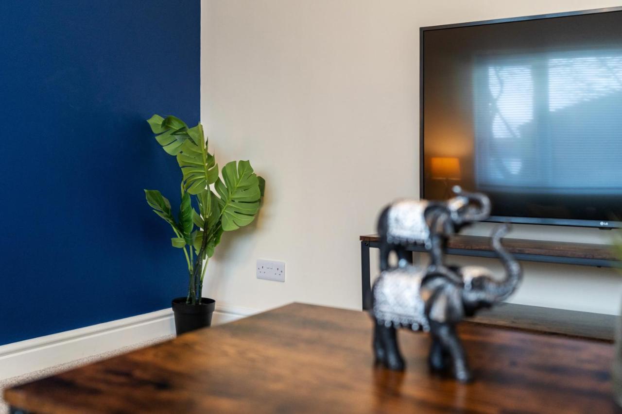 Guests Rated Exceptional 3 Bed House, Homely Comforts , Close To Amenities And Centre * Sheffield