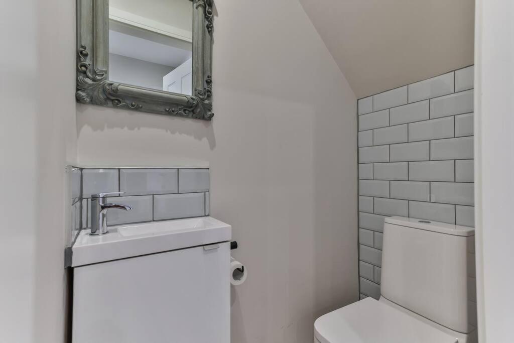 Elegant Retreat Nook At Peak District Gateway