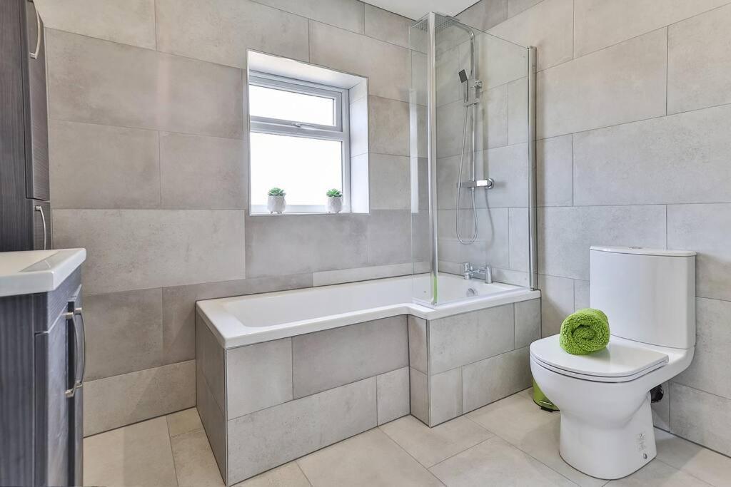 Elegant Retreat Nook At Peak District Gateway Holiday home