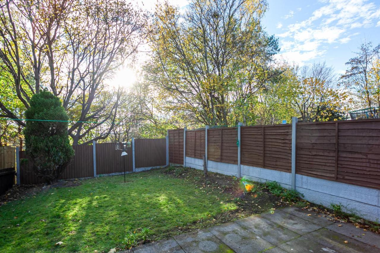 Spacious House In - Great Location! *