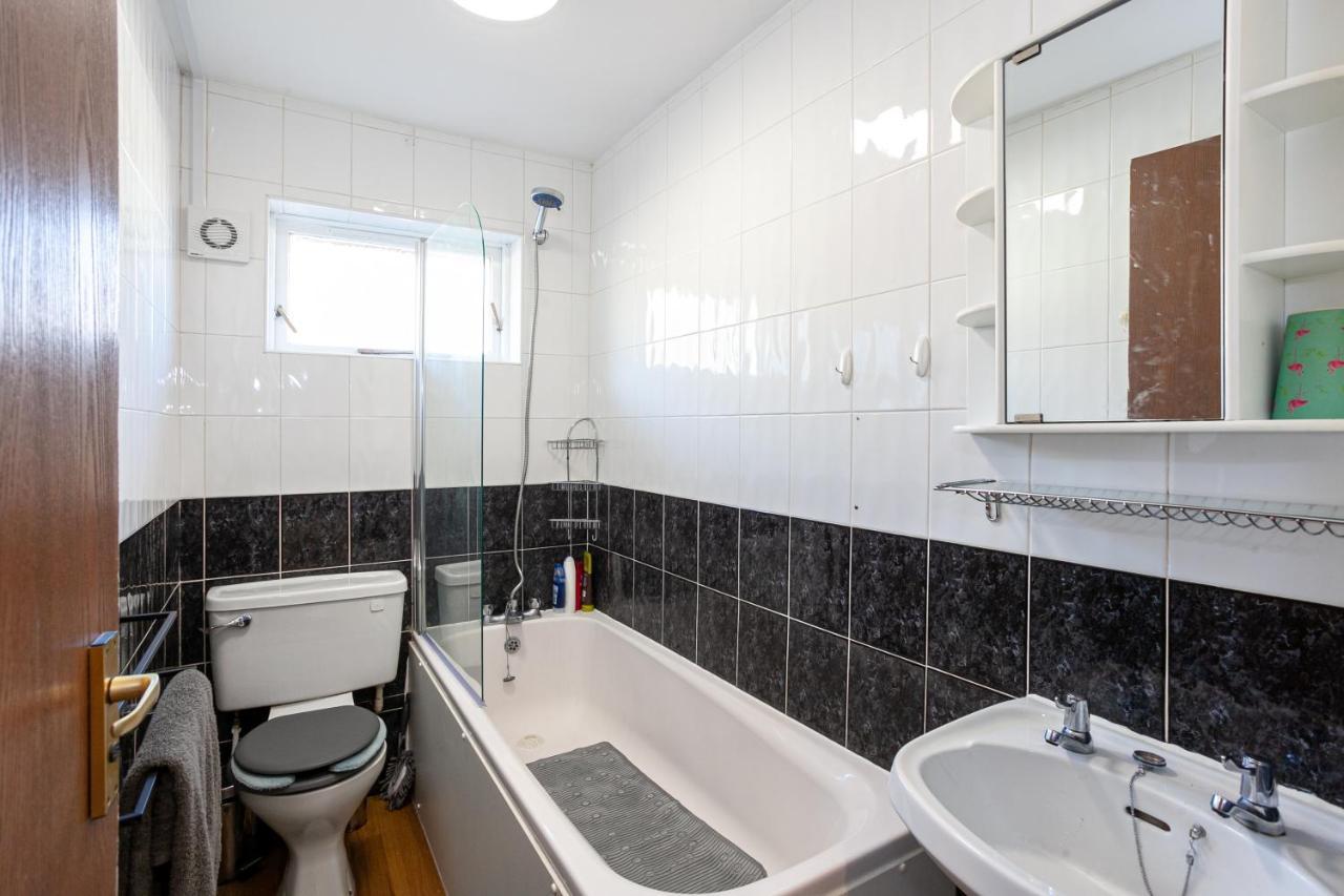 Spacious House In - Great Location! Apartamento