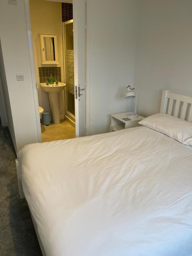 The Beeches - Serviced Duplex *