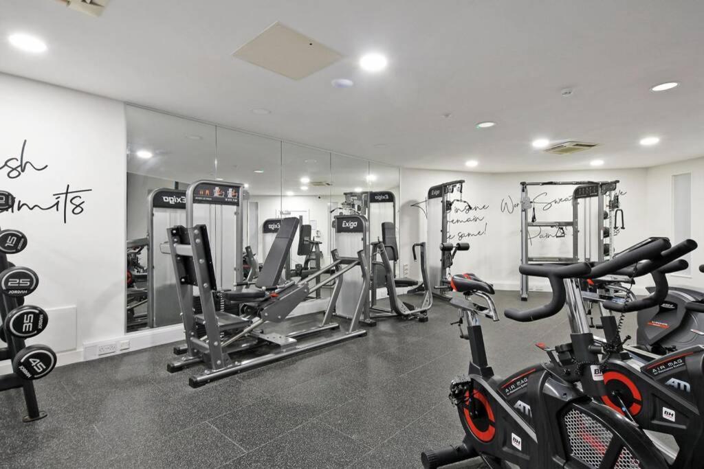 Modern, Centre, With Free Wifi, Gym Access, Netflix - West One