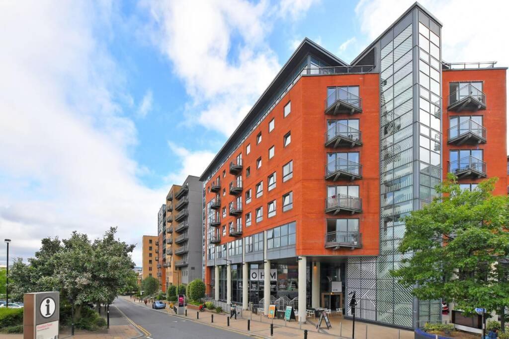 Modern, Centre, With Free Wifi, Gym Access, Netflix - West One Sheffield