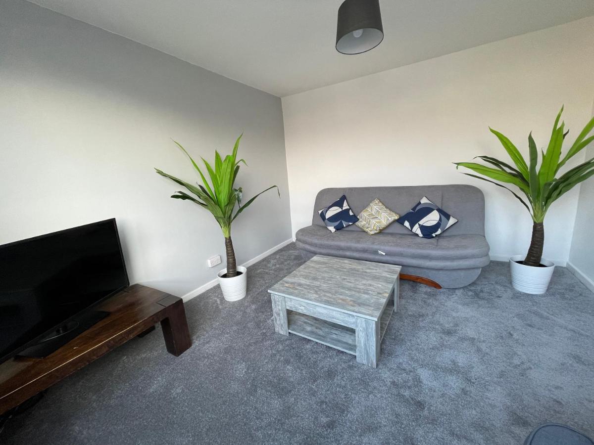 Holiday home Stylish & Comfortable 3br Spacious With Parking *