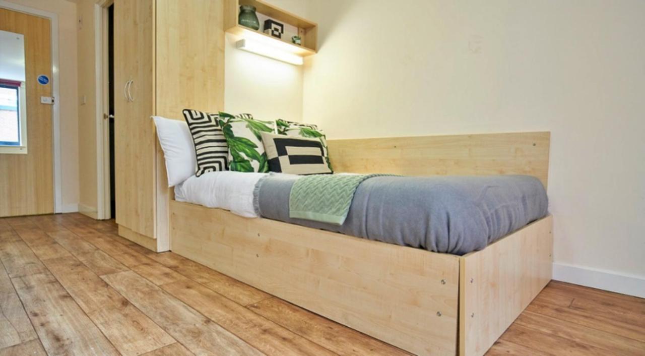 Vibrant Rooms For Students Only, Sheffield - Sk Apartment