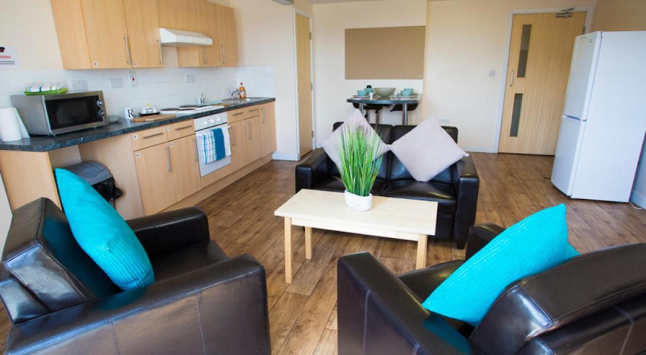 Vibrant Rooms For Students Only, Sheffield - Sk Apartment