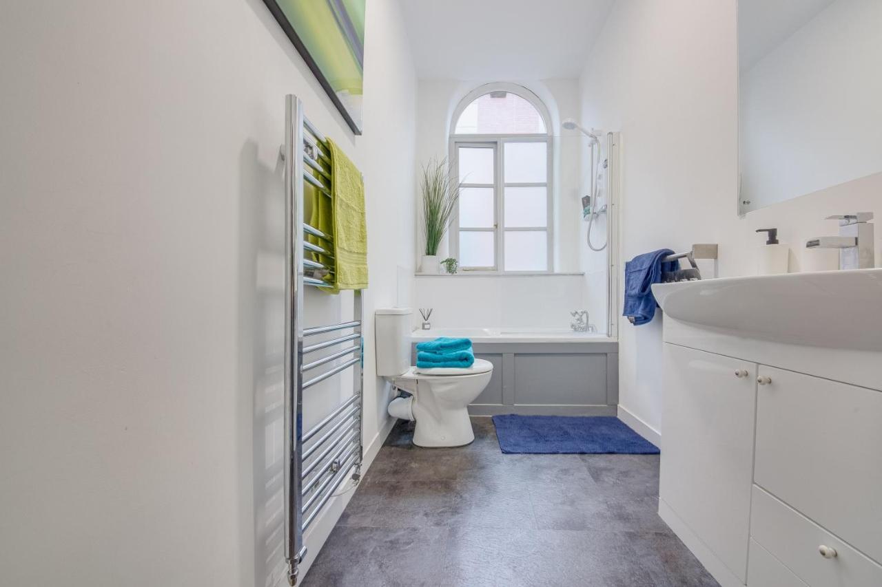 Lovely 1 Bed Sleeps 4 Apartment Sheffield