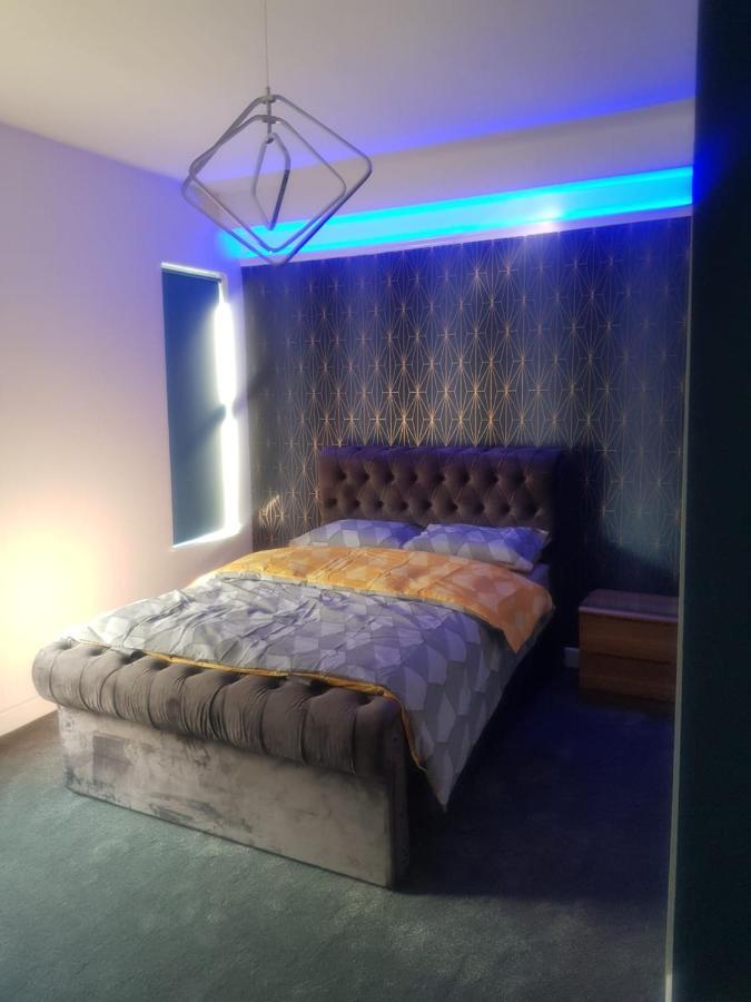 Guest house Highfields Living - Ensuite- Free Wifi- Free Local Parking *
