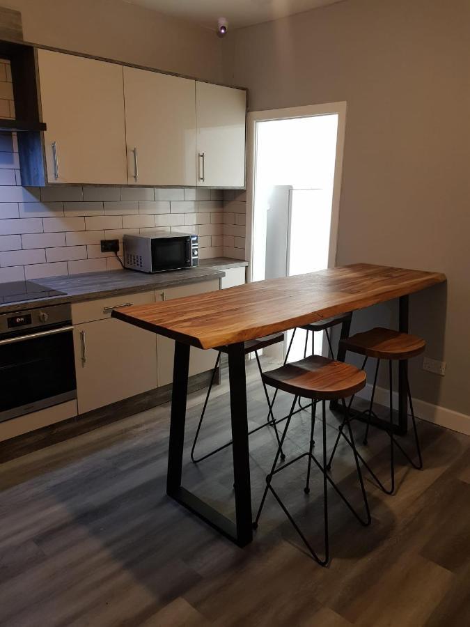 Highfields Living - Ensuite- Free Wifi- Free Local Parking *
