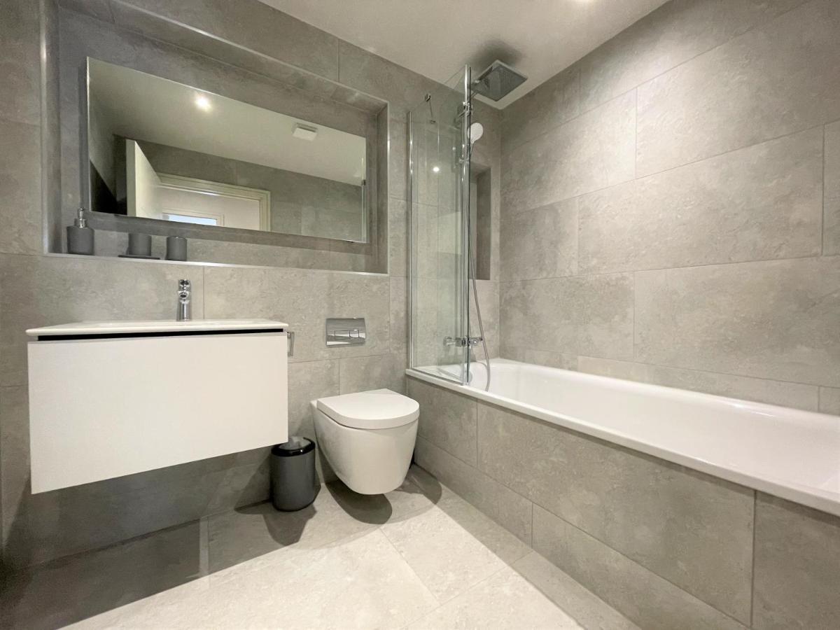 Spectacular 2 Bedroom In Great Location Sheffield