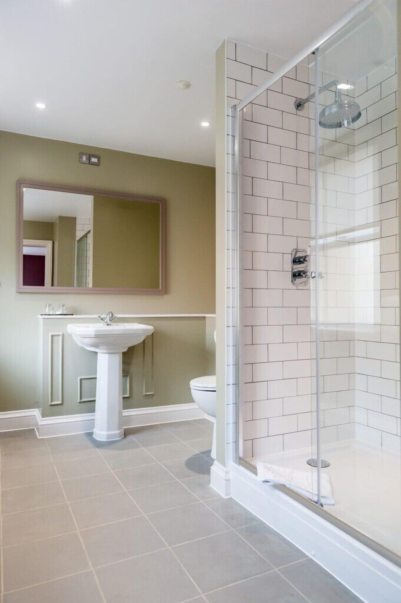Halifax Hall 4*