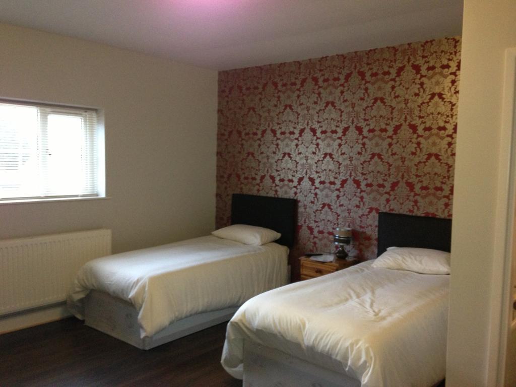 The Norfolk Arms Hotel *