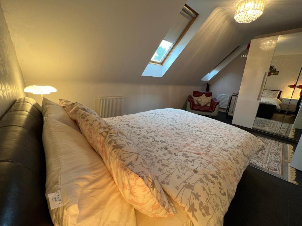 Hospedagem domiciliar Centre , Free Wifi & Parking - Private - Shared House *