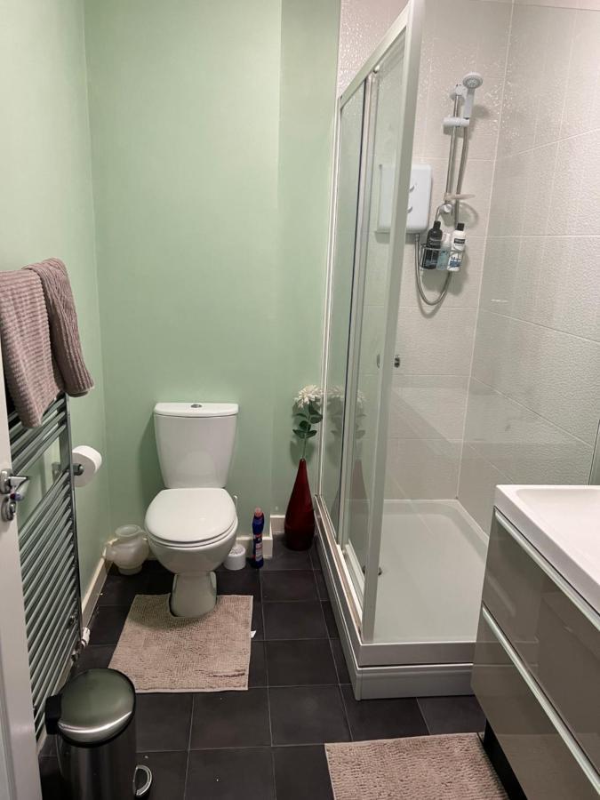Centre , Free Wifi & Parking - Private - Shared House Hospedagem domiciliar Sheffield