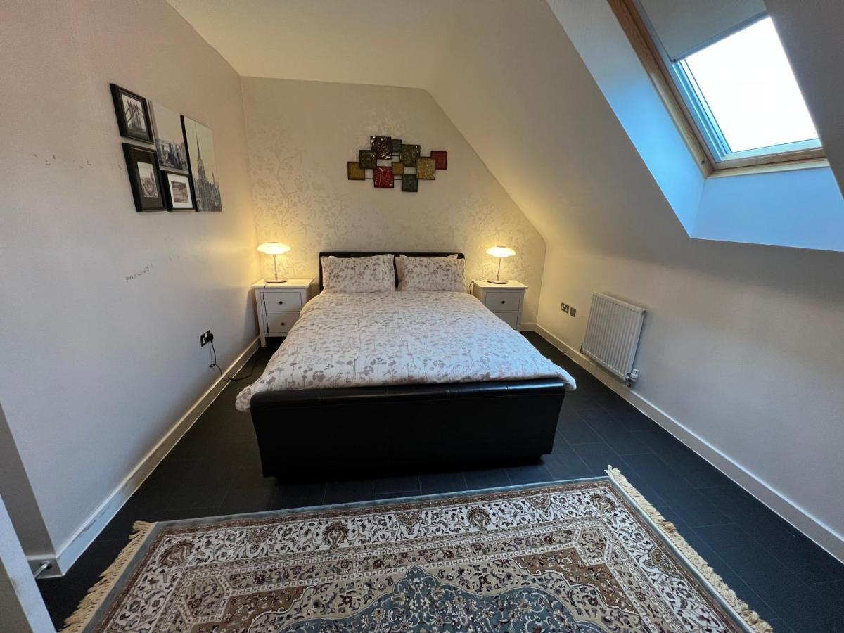 Hospedagem domiciliar Centre , Free Wifi & Parking - Private - Shared House *