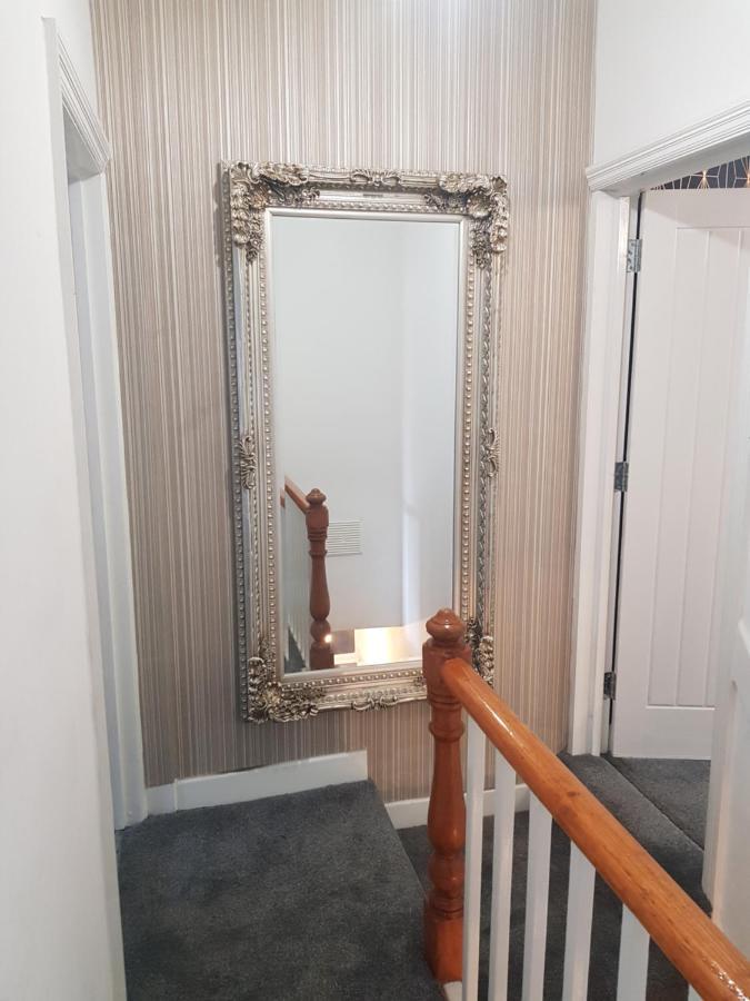 Guest house Highfields Living - Ensuite- Free Wifi- Free Local Parking