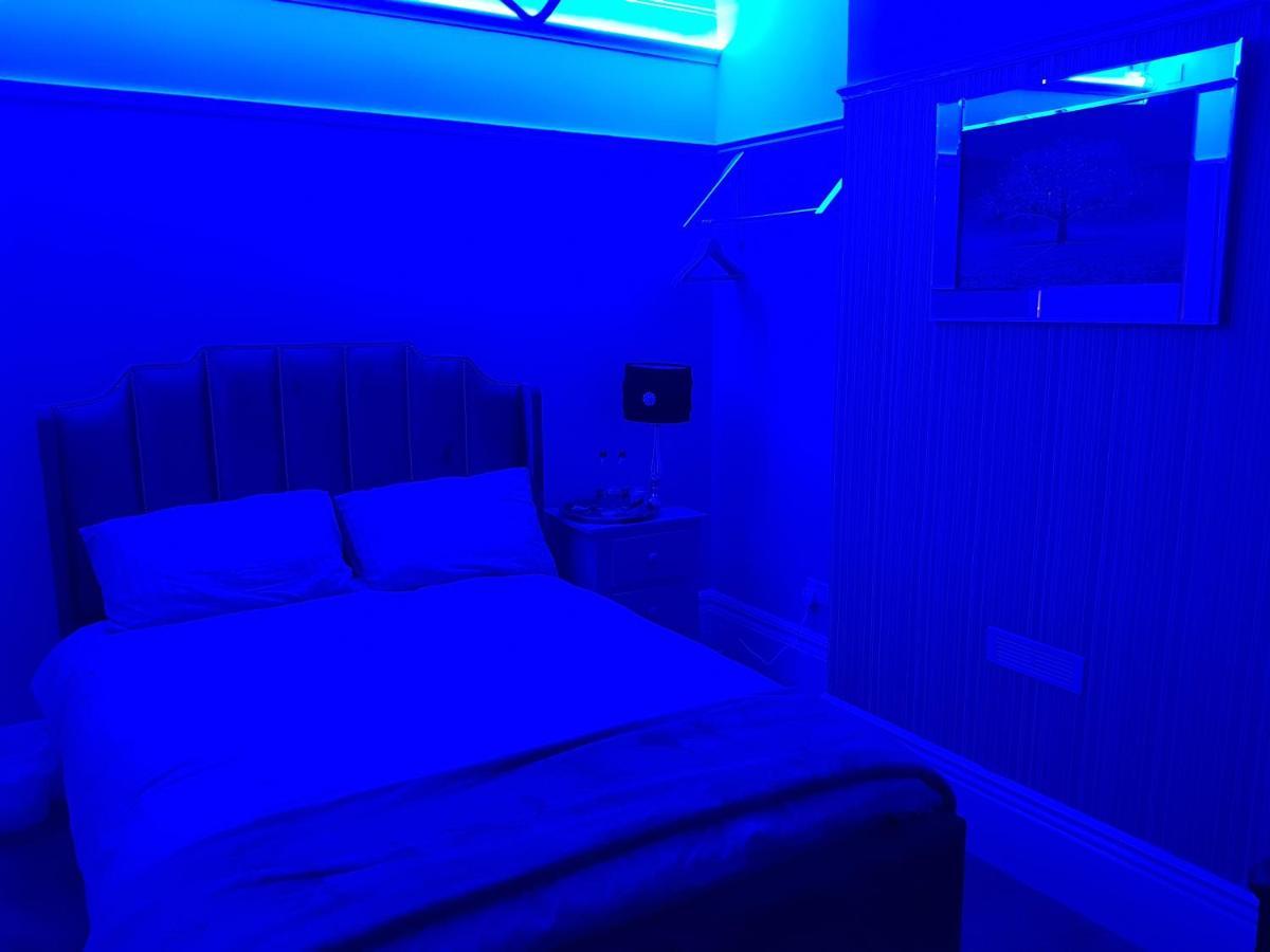 Highfields Living - Ensuite- Free Wifi- Free Local Parking Guest house Sheffield