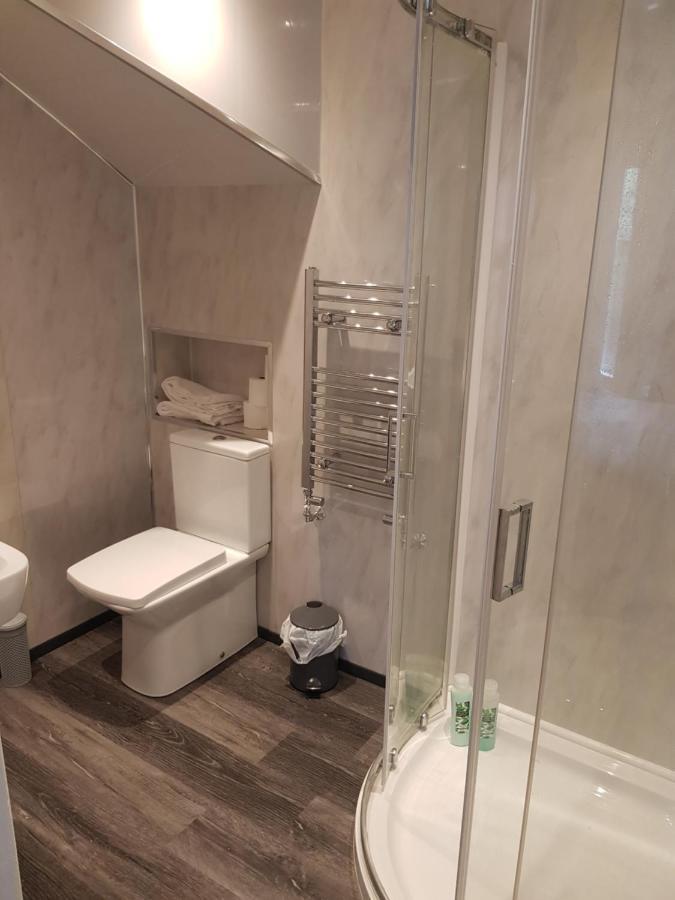 Highfields Living - Ensuite- Free Wifi- Free Local Parking