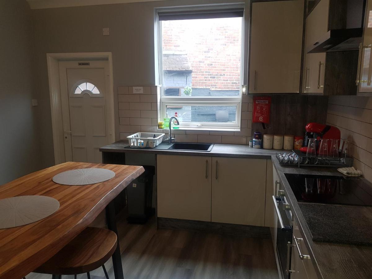 Highfields Living - Ensuite- Free Wifi- Free Local Parking
