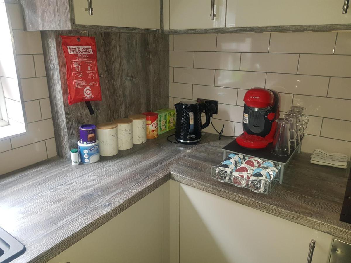 Highfields Living - Ensuite- Free Wifi- Free Local Parking *