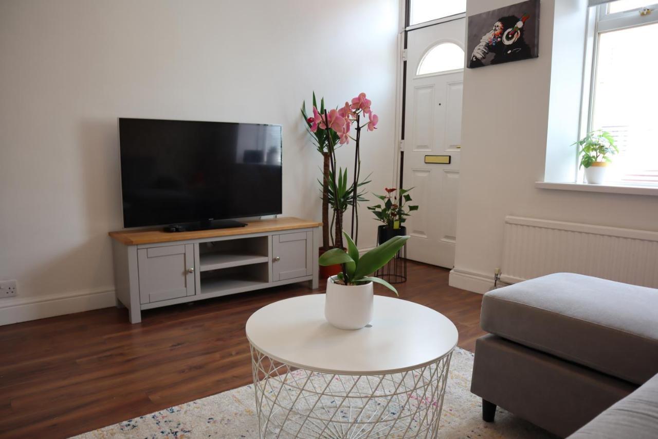 Modern 3-bedrooms House With 6 Guests * Sheffield
