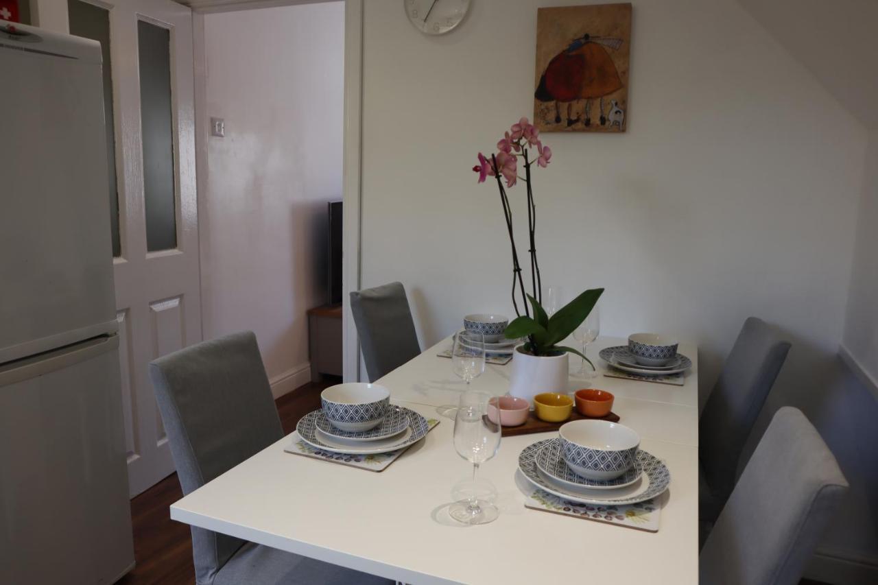 Modern 3-bedrooms House With 6 Guests