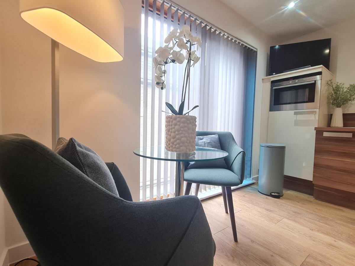 Apartment Centre *